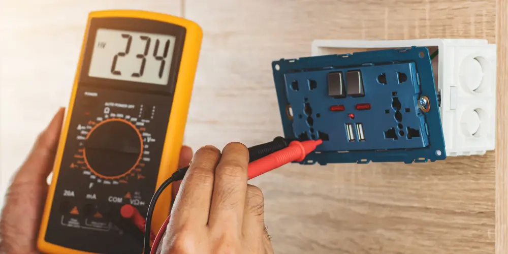 How an Electrician Starts the EICR Assessment / Fast EICR Inspection London